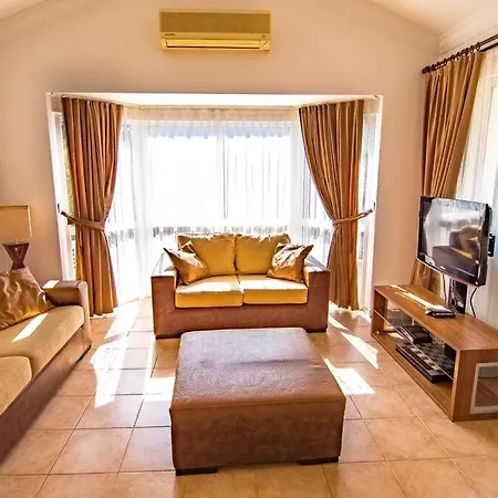 Villa Plaja Yakin Havuzu Korunakli Fethiye