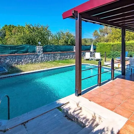 Plaja Yakin Havuzu Korunakli Villa Fethiye
